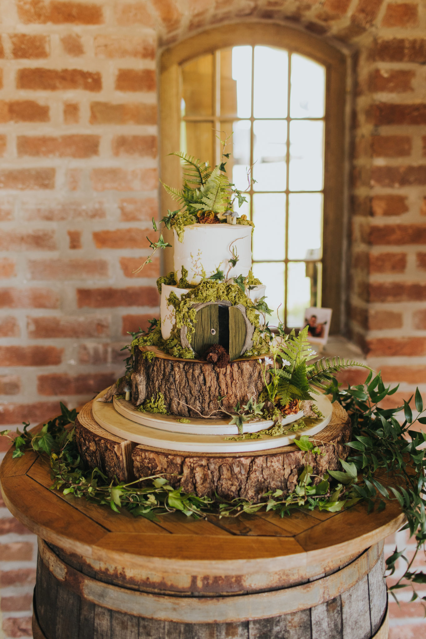 Lord of the Rings Inspired Bridal Barn Wedding - lisawebbphotography.co.uk