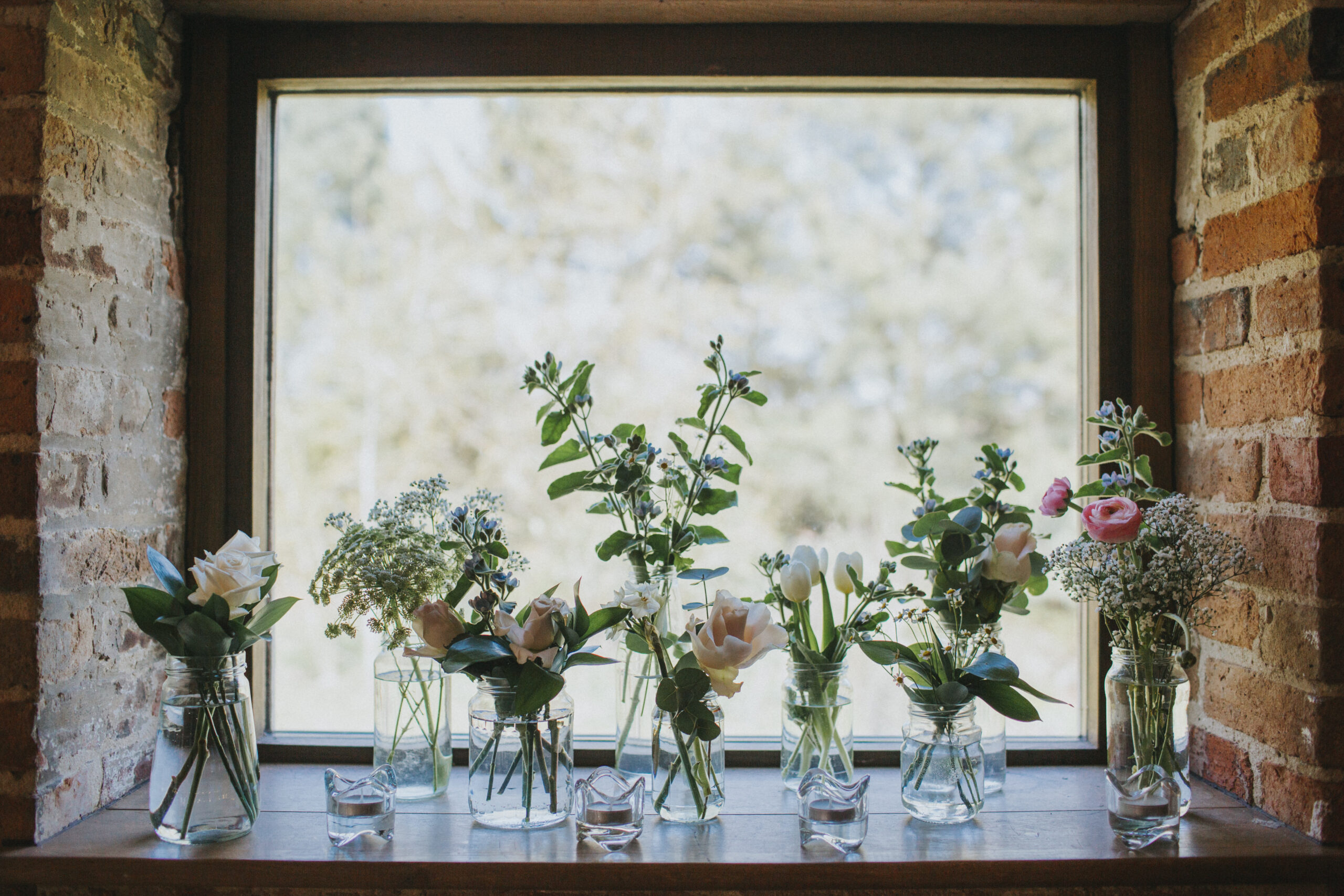 Dodmoor House's vibrant spring wedding vibes