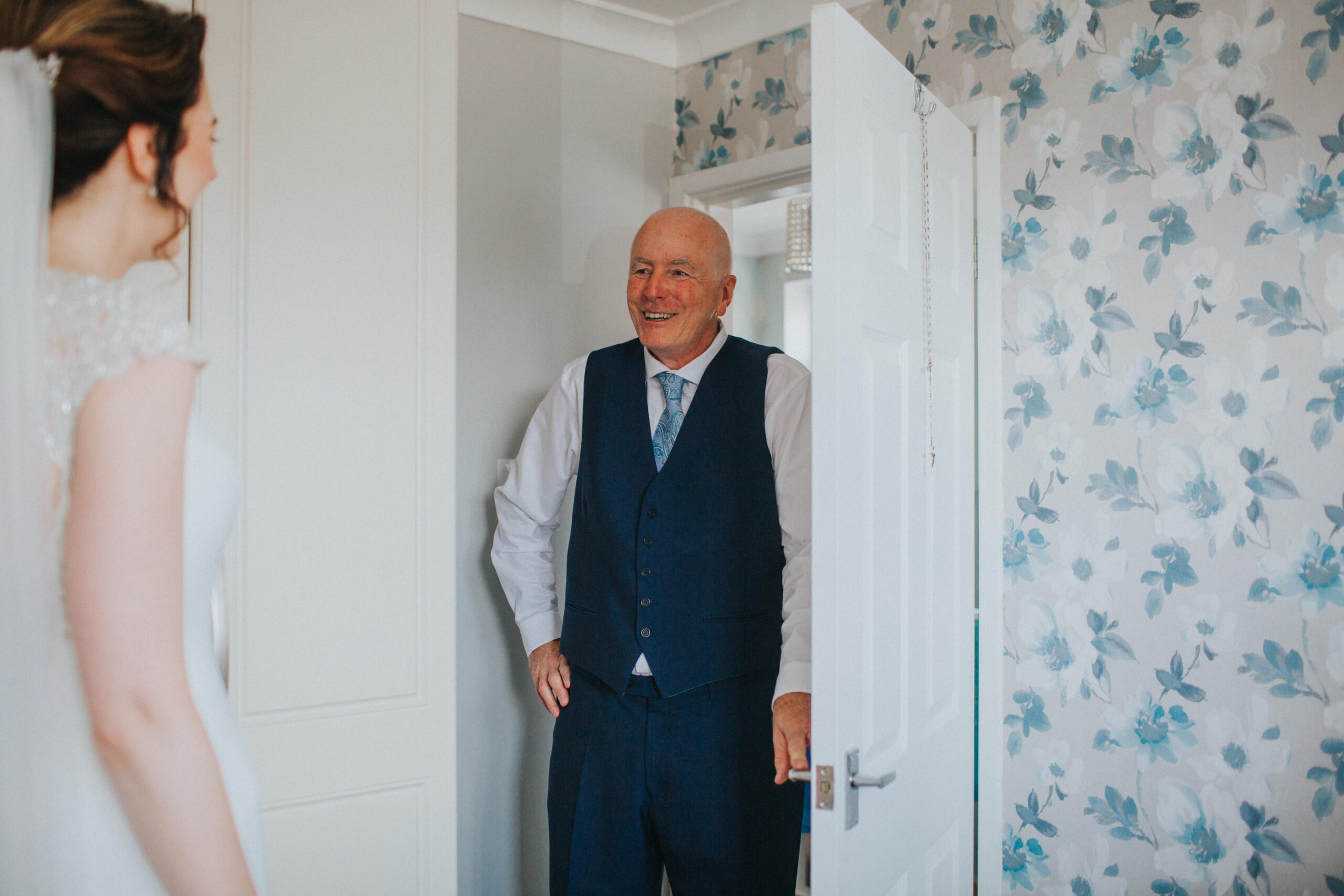 bride's dad seeing bride in dress for first time
