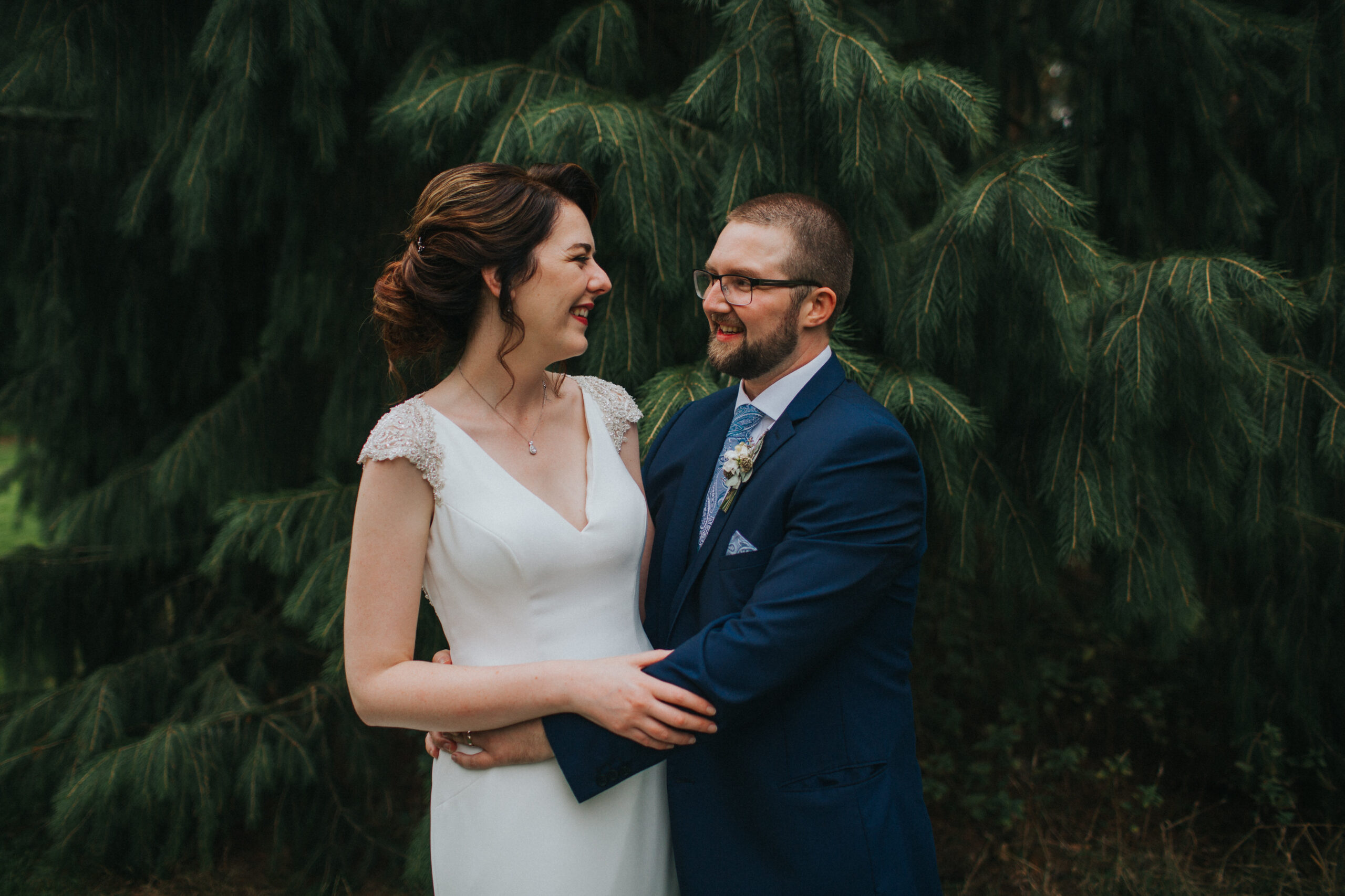 Heartwarming moments of love and connection at the summer wedding