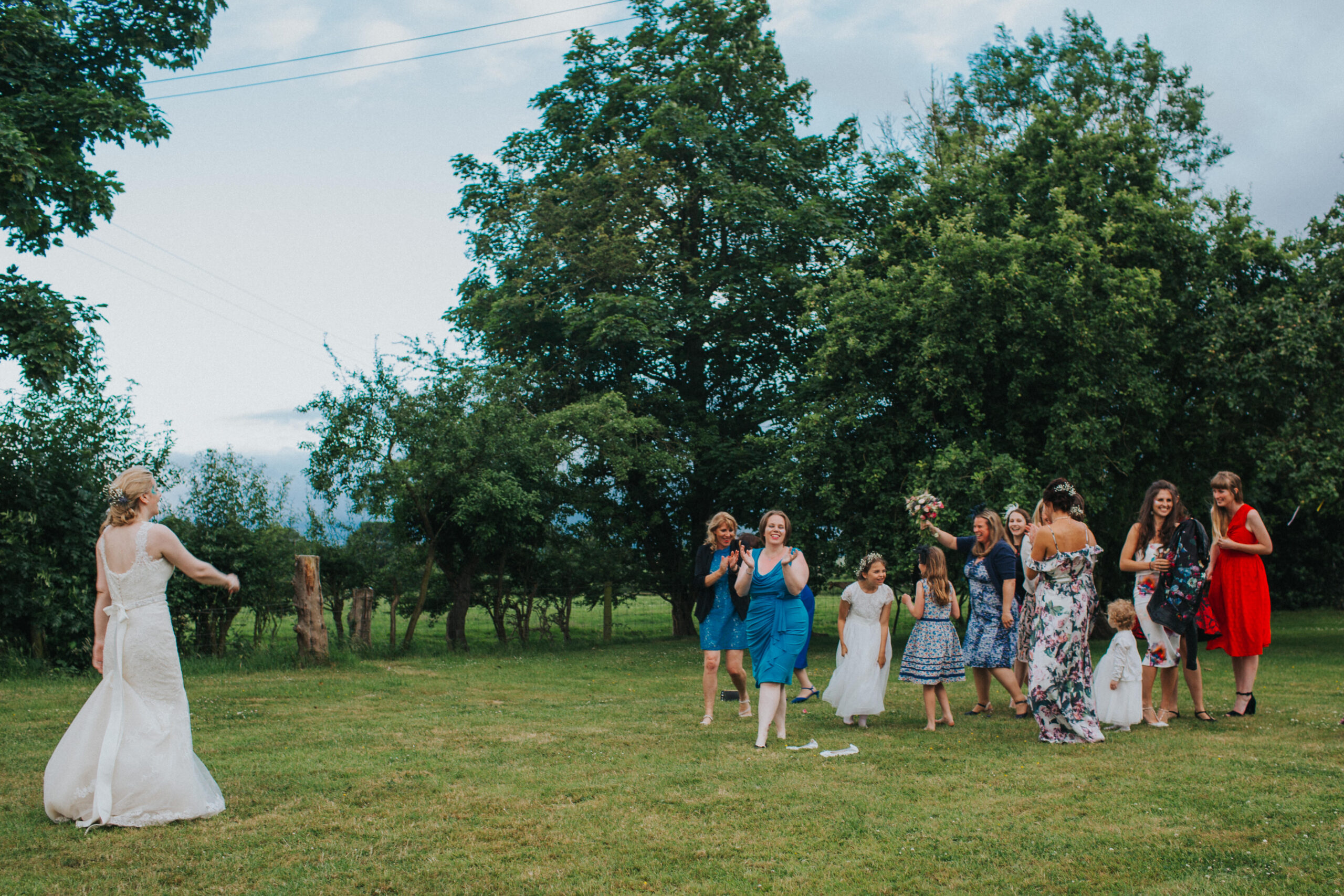 Sarah's impressive bouquet toss