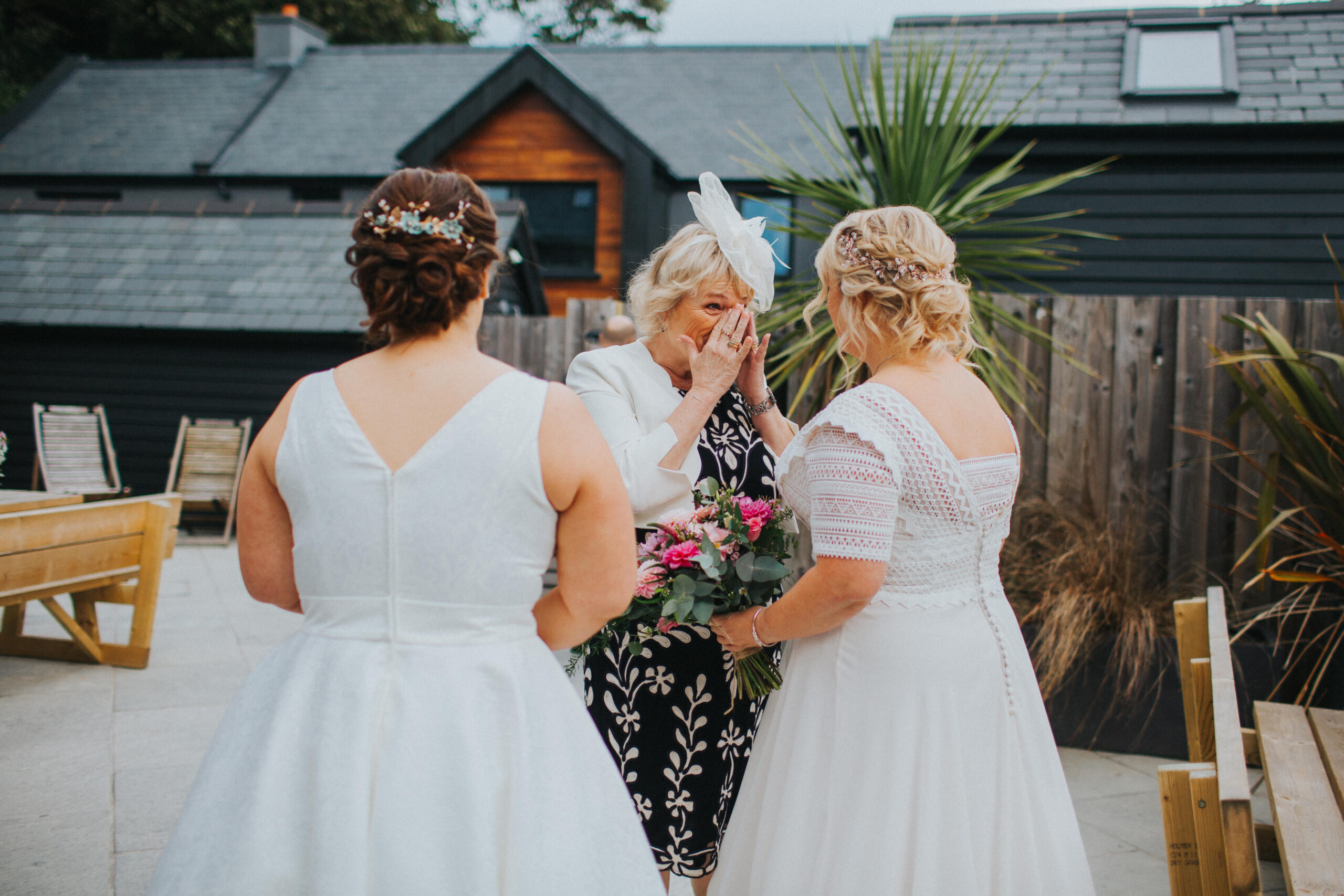 mum seeing brides